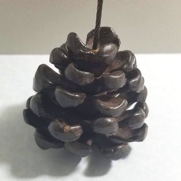 Metal Pine Cone Photo / Paper Clip - Picture 1 of 6